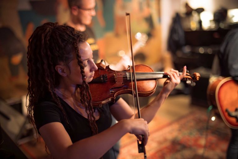 The Importance of Posture in Violin Playing: Techniques for Comfort and Control
